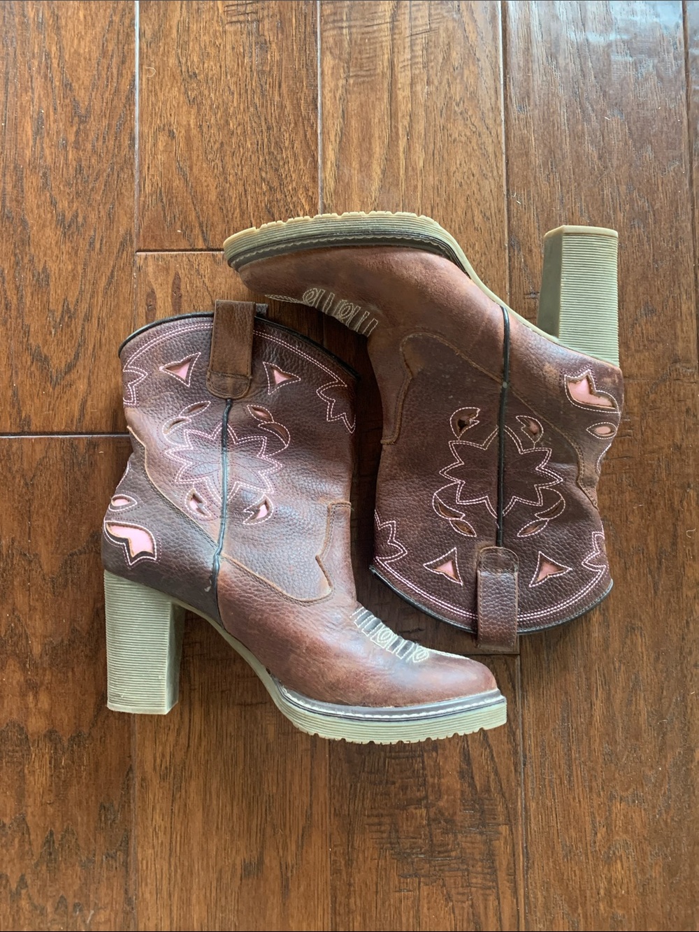 VINTAGE ROPER HIGH HEEL PINK CUTOUT LEATHER BOOTS